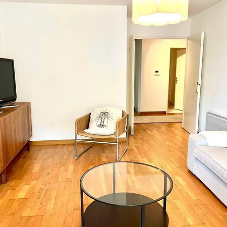 Spacieux Avec Jardin, A 5 Min A Pied De L'abbaye Aux Dames Et 10 Min A Pied Du Centre * Caen