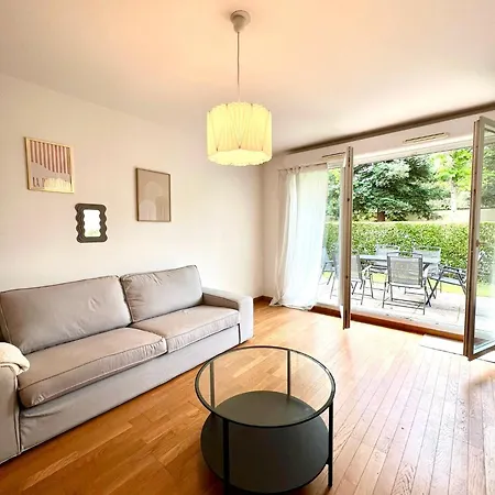 Spacieux Avec Jardin, A 5 Min A Pied De L'abbaye Aux Dames Et 10 Min A Pied Du Centre * Caen