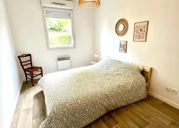 Spacieux Avec Jardin, A 5 Min A Pied De L'abbaye Aux Dames Et 10 Min A Pied Du Centre Apartamento *